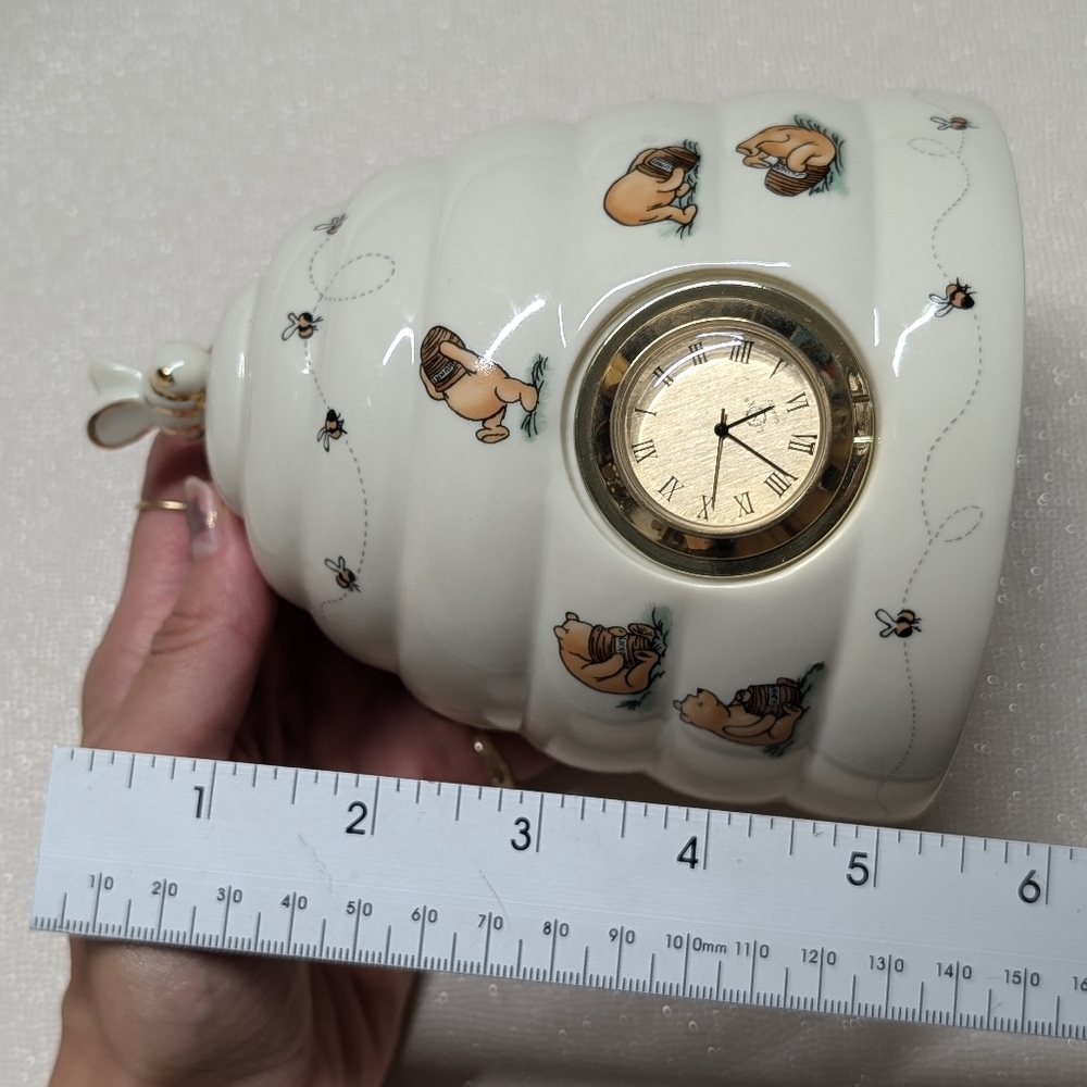 Beehive LENOX WINNIE the POOH CLOCK - ATIME for HONEY Collectable